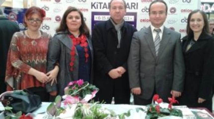 Ramis &Ccedil;ınar İmza G&uuml;n&uuml;nde Kitapseverlerle Buluştu