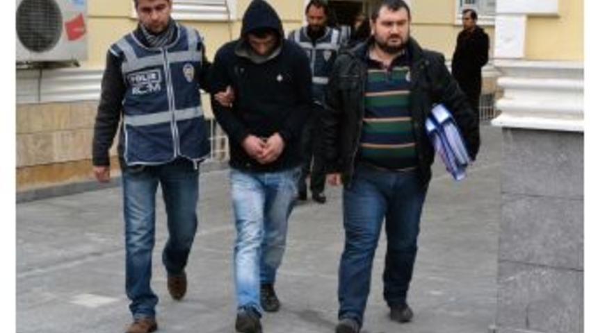 Sokak Satıcılarına Operasyon: 4 G&ouml;zaltı