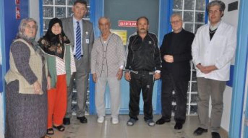 Tıkanan Beyin Damarları Ameliyatsız A&ccedil;ıldı