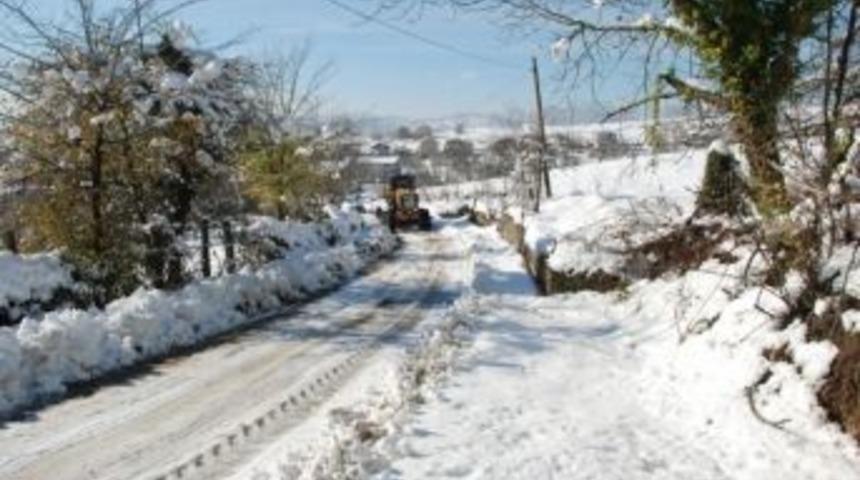 &Ccedil;aycuma Belediyesi Karla M&uuml;cadeleyi S&uuml;rd&uuml;r&uuml;yor