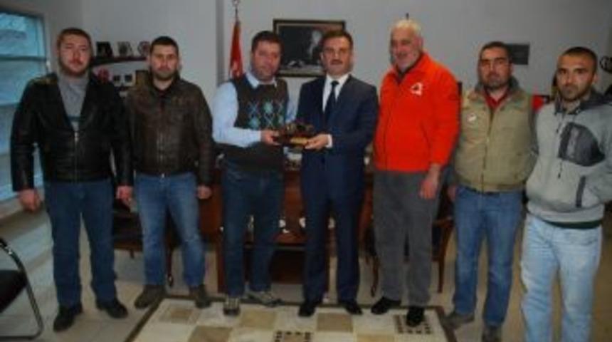 Motor Sporları Kul&uuml;b&uuml; Y&ouml;neticilerinden Yılmaz&rsquo;a Teşekk&uuml;r Ziyareti