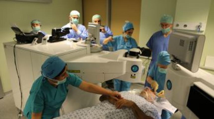 Okuma G&ouml;zl&uuml;klerinden Kurtaran Tedaviyi T&uuml;rkiye'ye Getirdi