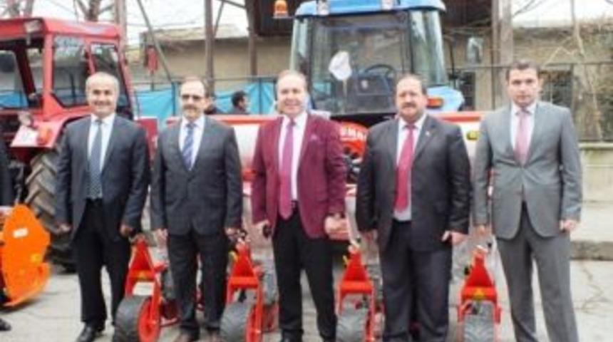 Bafra Ovası&rsquo;nda &Ccedil;ift&ccedil;ilere Tarım Makineleri Dağıtımı Yapıldı