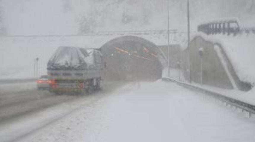 Bolu Dağı'nda Trafik Fel&ccedil; Oldu