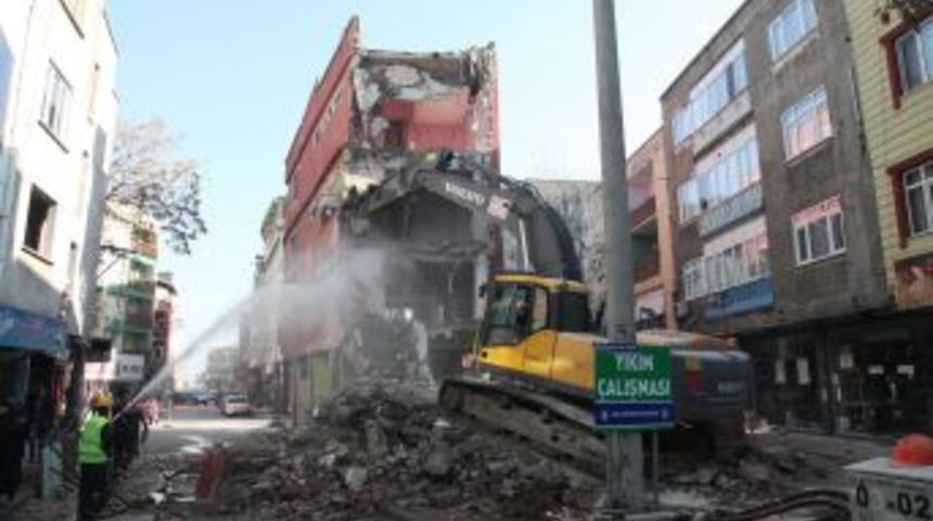 Bursa'da Evler Yıkılıp Meydan Yapılıyor