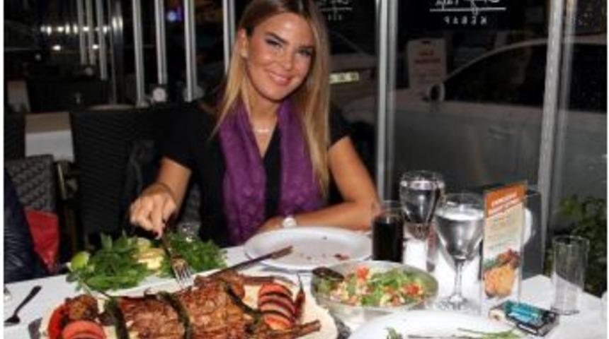 &Ouml;zlem Yıldız'ın Kebap Keyfi