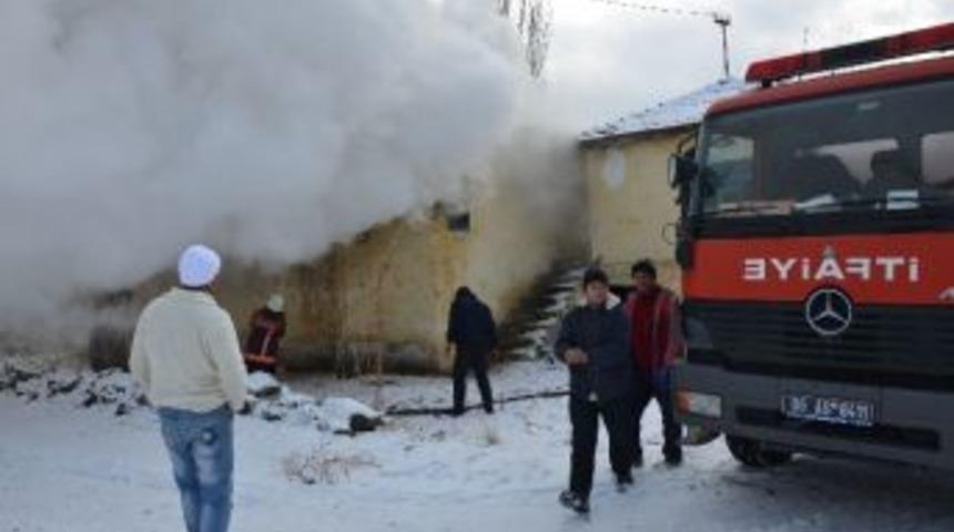 Kazan&rsquo;da &Ccedil;ıkan Yangın Korkuttu