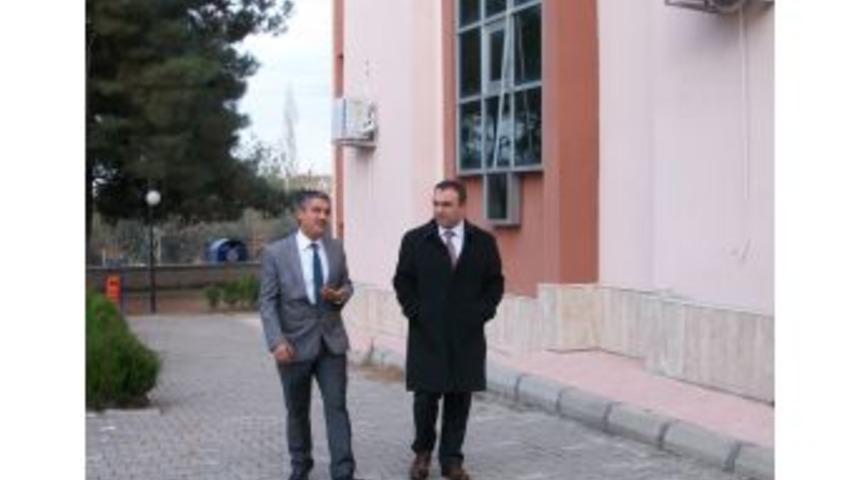 Kaymakam Soyt&uuml;rk, Şehit Harun Taş İlkokulu'nu Ziyaret Etti