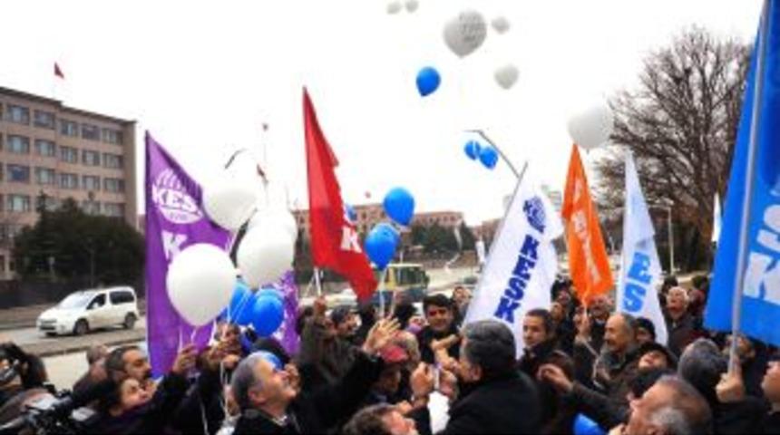 CHP&rsquo;li Vekillerden B&uuml;t&ccedil;e G&ouml;r&uuml;şmesine &lsquo;balonlu&rsquo; G&ouml;nderme