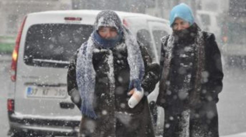 Kayseri'de Kar Yağdı, 57 Kişi Hastanelik Oldu