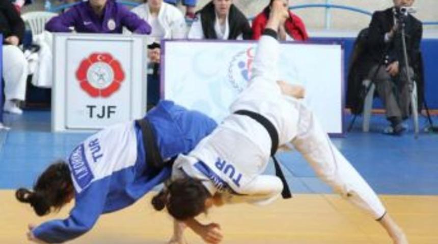 Osmangazi Bayan Judo Takımı S&uuml;per Lig&rsquo;de