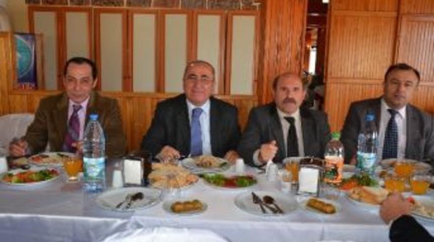 M&uuml;d&uuml;r Olarak Atanan Memura Veda Yemeği
