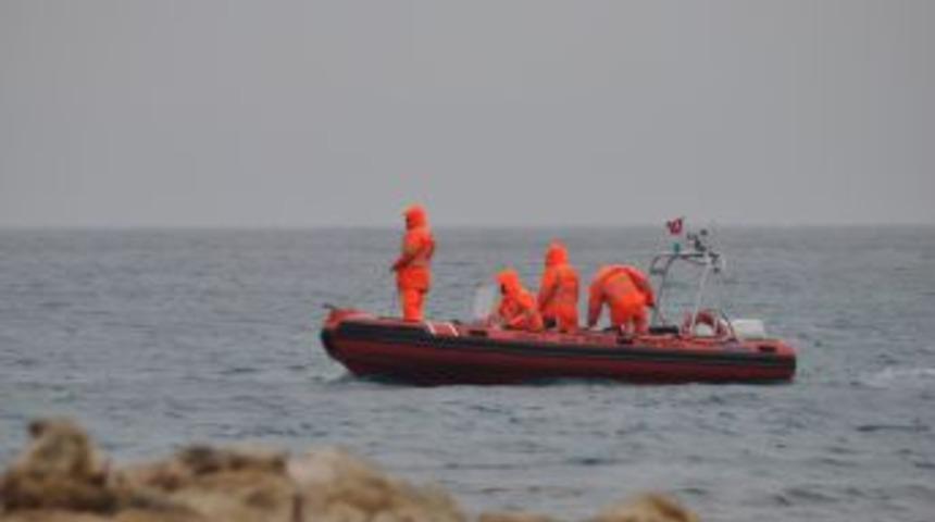 &Ccedil;eşme'deki Bot Faciasında Ka&ccedil;an Yedi Afgan Aranıyor