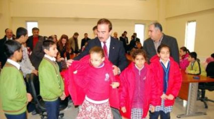 Adıyaman Ticaret Borsası&rsquo;ndan &Ouml;ğrencilere Kaban Yardımı
