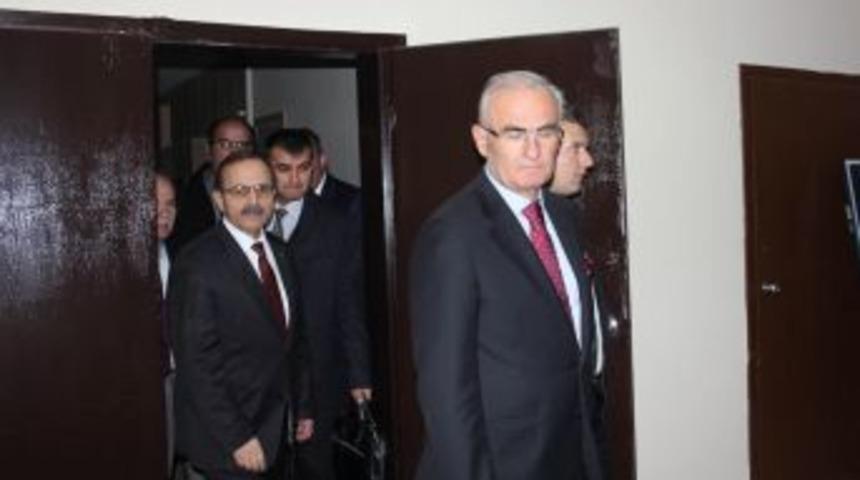 Samsun B&uuml;y&uuml;kşehir Belediye Başkanı Yılmaz Asans&ouml;rde Mahsur Kaldı