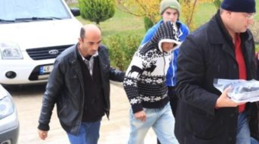 Hırsızlar Aynı D&uuml;kkana Girince Yakalandı