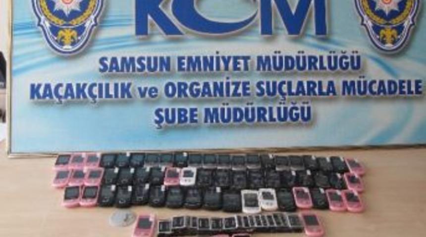 Samsun'da Ka&ccedil;ak Cep Telefonu Ele Ge&ccedil;ti