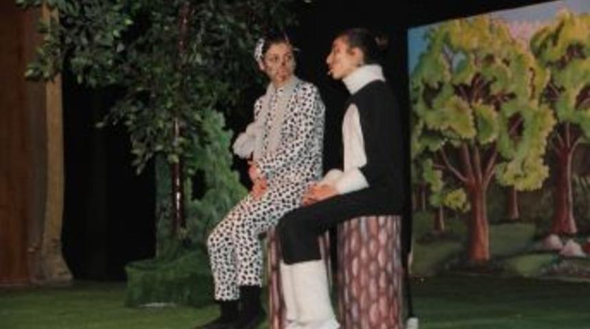 Tiyatroyla Engellere Dikkat Çekecekler