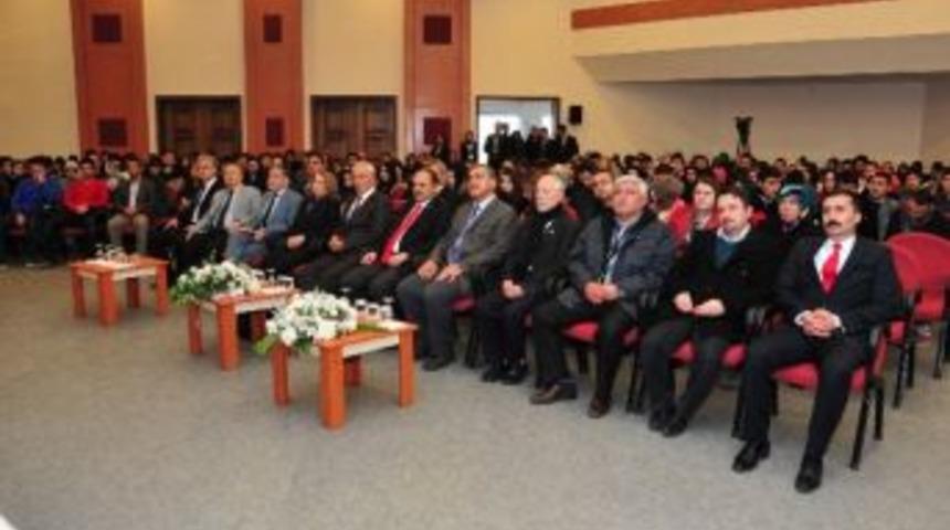 Kastamonu &Uuml;niversitesi'nde, T&uuml;rk&ccedil;e'deki Yabancı Kelimeler Konferansı