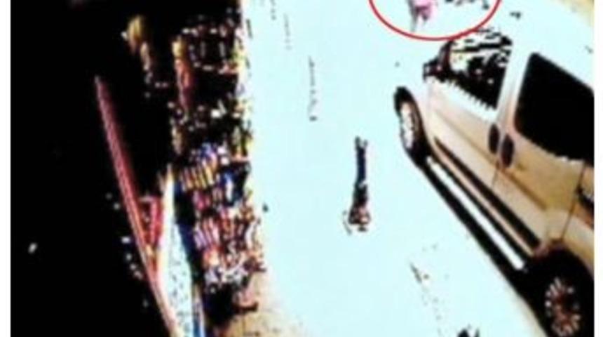 G&uuml;venlik Kamerasına Takılan Hırsız Polisten Ka&ccedil;amadı