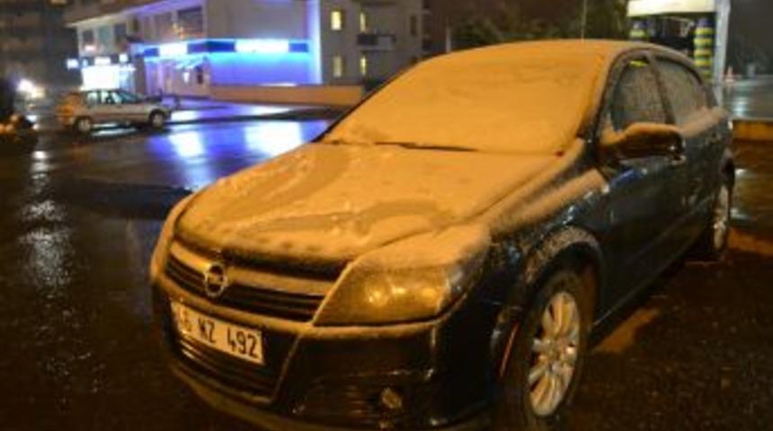 Kahramanmaraş&rsquo;a Mevsimin Ilk Karı Yağdı