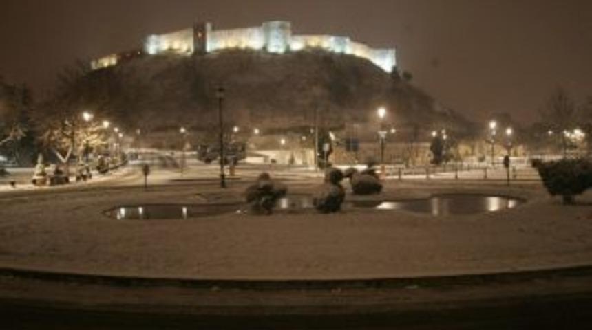 Gaziantep’te Kar Yağışı Etkili Olmaya Başladı