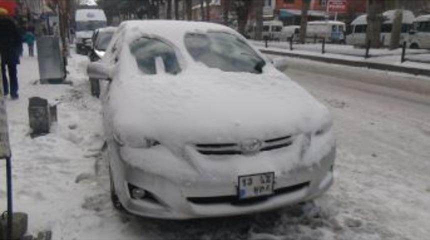 Bitlis&rsquo;te Yollar Buz Pistine D&ouml;nd&uuml;