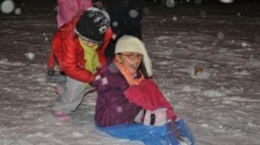 Karın Keyfini &Ccedil;ocuklar &Ccedil;ıkartıyor