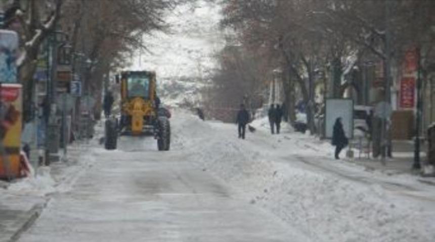 Kars Belediyesi&rsquo;nin Kar Mesaisi Başladı