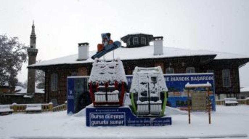 Bursalılar Beyaz Bir G&uuml;ne Uyandı