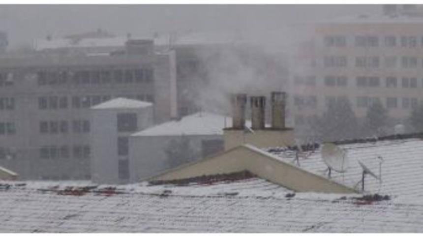 Diyarbakır&rsquo;a Mevsimin İlk Karı Yağdı