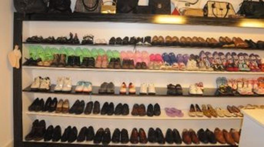 İkinci El Giyim Mağazası İhtiya&ccedil; Sahiplerinin Y&uuml;z&uuml;n&uuml; G&uuml;ld&uuml;r&uuml;yor