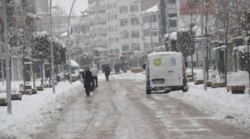 Bolu'da 263 Köy Yolu Kapandı