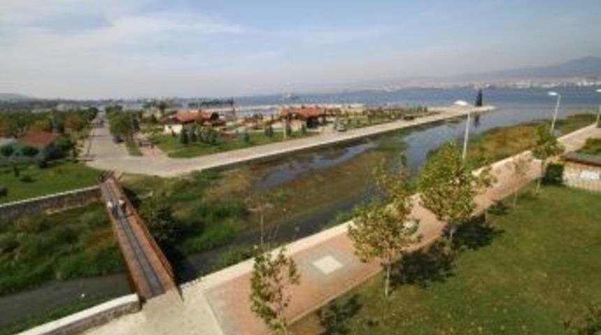 G&ouml;lc&uuml;k&rsquo;te İki Dev Park Arasına Modern K&ouml;pr&uuml;