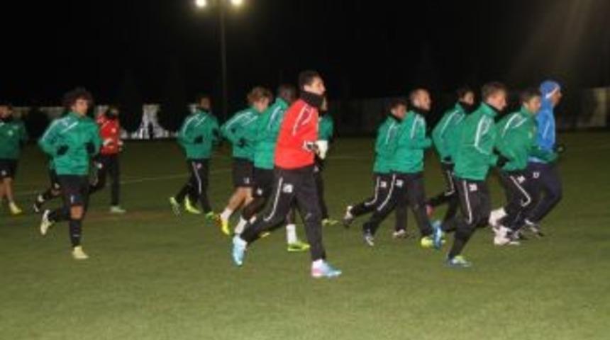 Akhisar Belediyespor, Fenerbah&ccedil;e Ma&ccedil;ı Hazırlıklarını S&uuml;rd&uuml;rd&uuml;