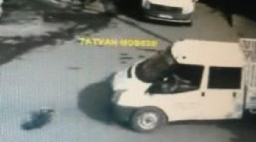 Bitlis'in Tatvan İl&ccedil;esinde İlgin&ccedil; Kazalar Mobese'ye Takıldı