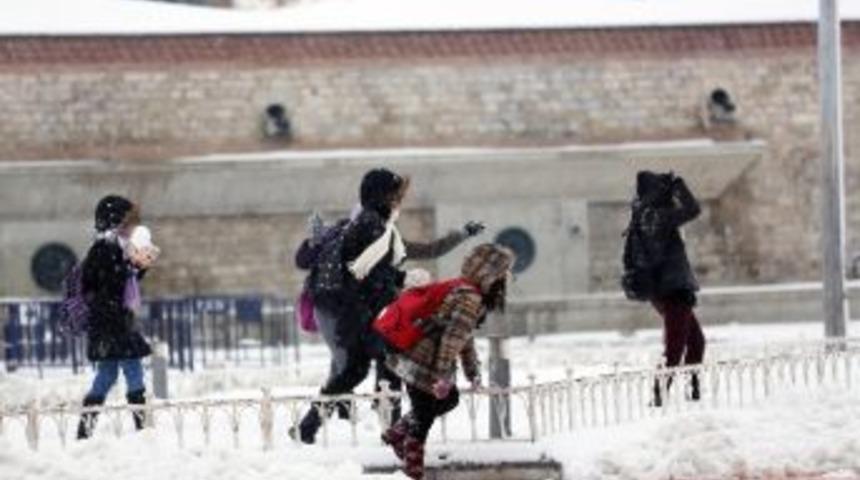 &Ouml;ğrencilerin Kar Keyfi