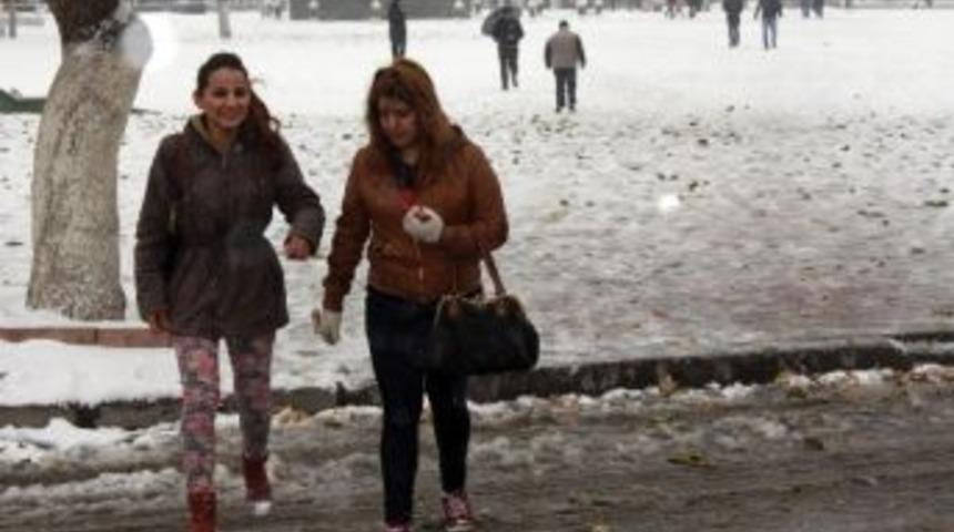 Gaziantep'e Yılın İlk Karı D&uuml;şt&uuml;