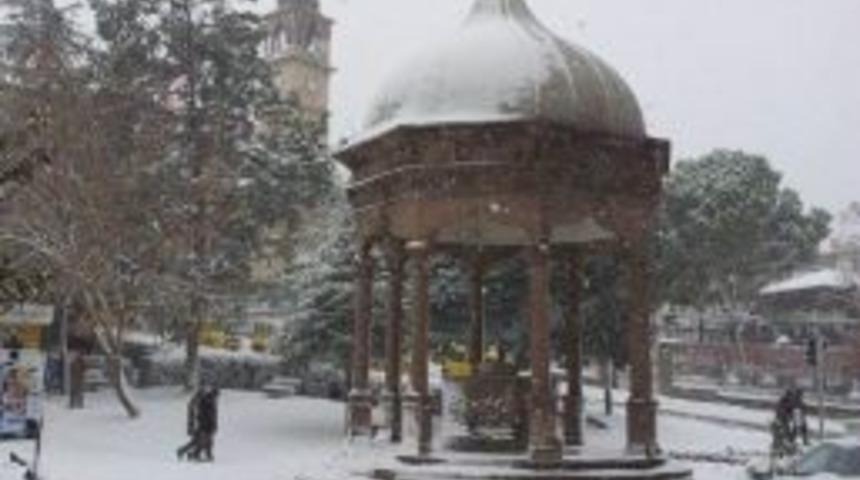 Balıkesir Merkez Ve Bazı İlçelerinde Okullara Kar Tatili