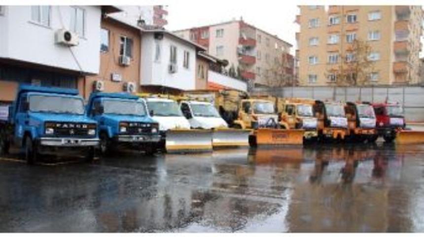 Bağcılar'da Buzlanmaya Karşı 800 Ton Tuz Stoklandı