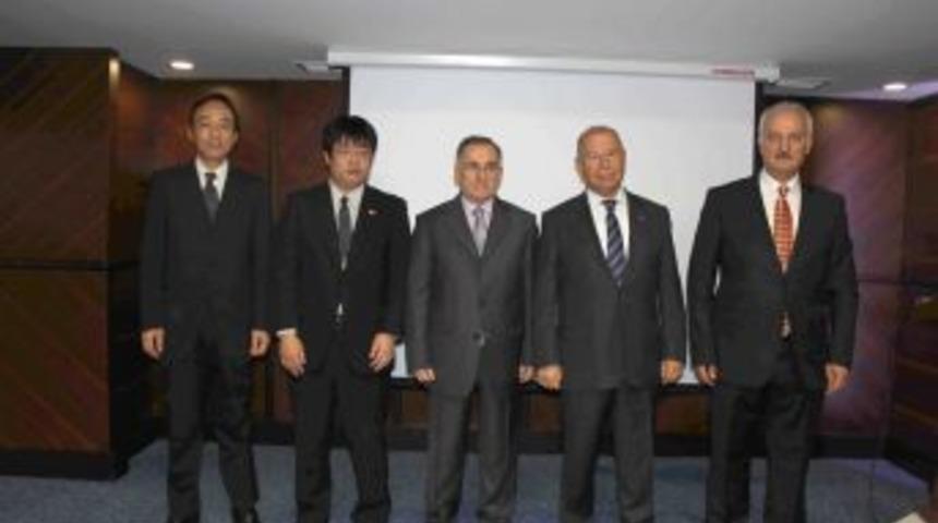 BTK Başkanı, Japon Yatırımcıya &Ccedil;ağrı Yaptı: Cihazları Birlikte &Uuml;retelim