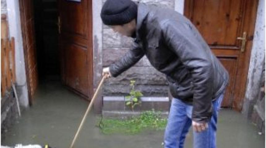 (özel Haber) Çaycuma’da Camiyi Su Bastı