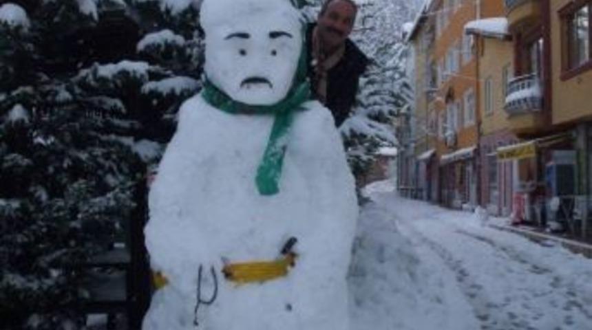 Esnaf Kardan Adam Yapıyor