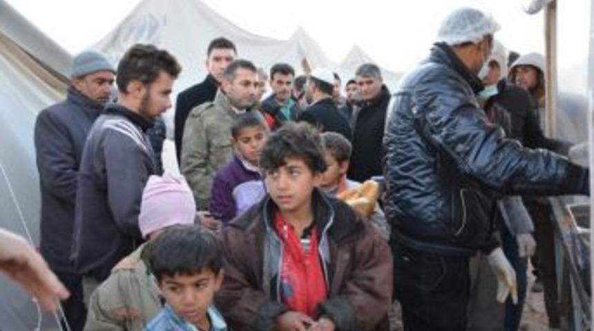 Viranşehir'deki Çadırkente Suriyeli Sığınmacılar Kabul Edilmeye Başlandı