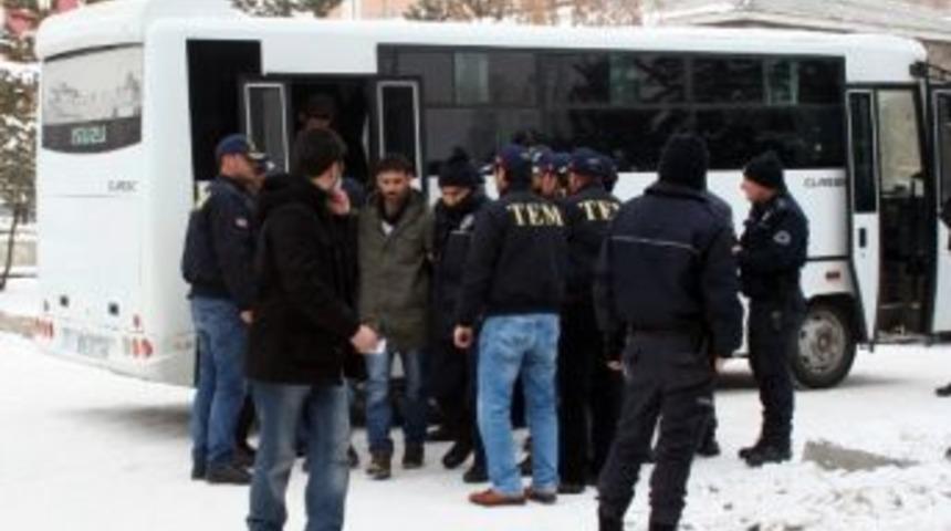 Kars&rsquo;ta G&ouml;sterilere Karışan 11 Kişi Adliyeye Sevk Edildi