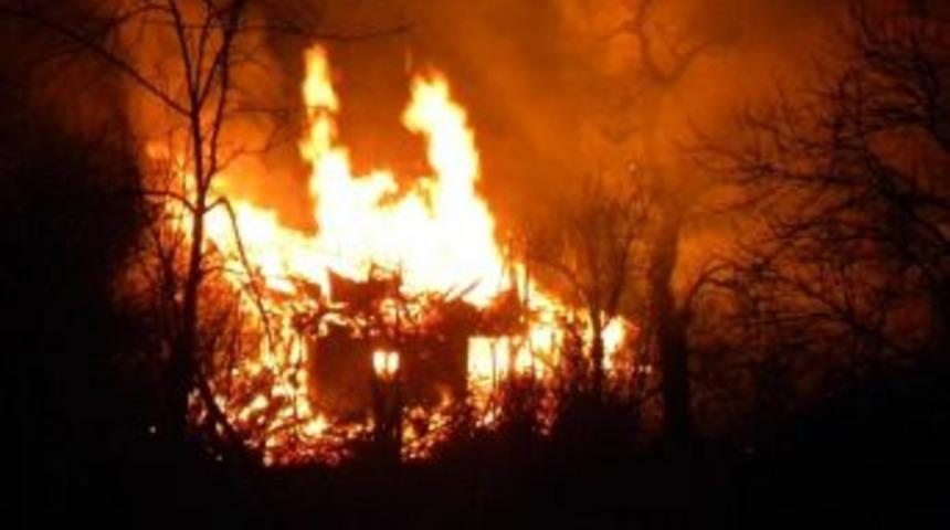 Kastamonu'da &Ccedil;ıkan Yangında 1 &Ccedil;ocuk &Ouml;ld&uuml;