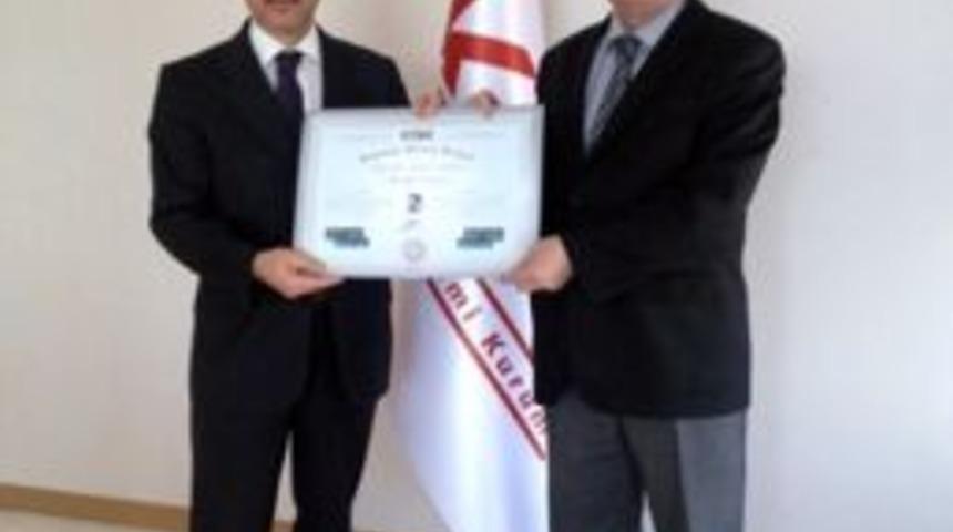 Mustafa D&ouml;nmez&rsquo;e 'bağımsız Denet&ccedil;i Sertifikası' Verildi