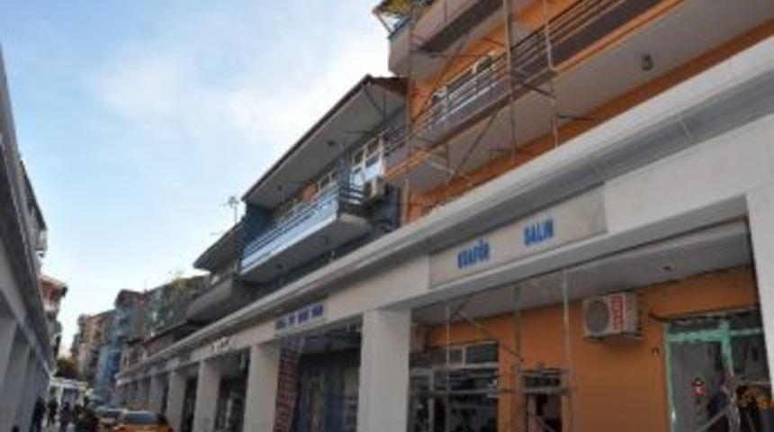 İzmit'te Şevkat Sokak G&uuml;zelleşiyor