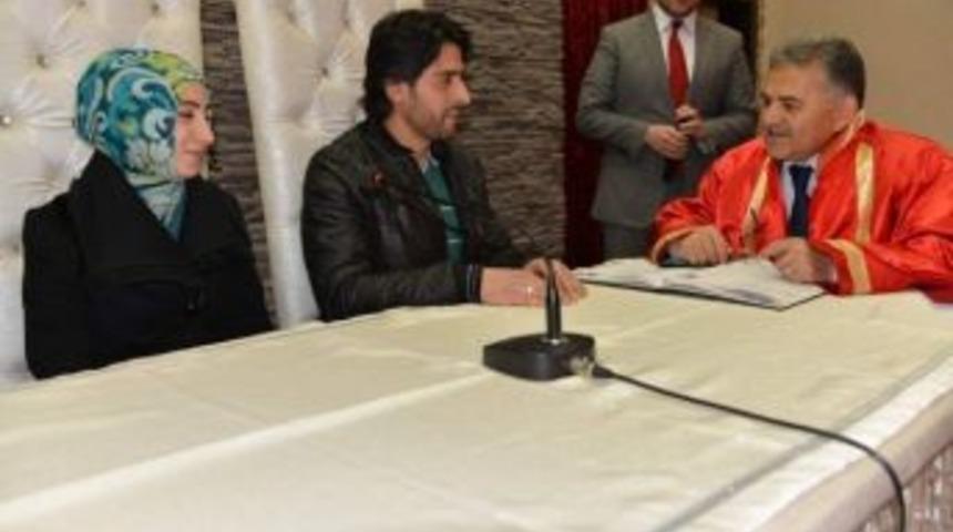 11.12.2013&rsquo;te Nikah Kıydırdılar