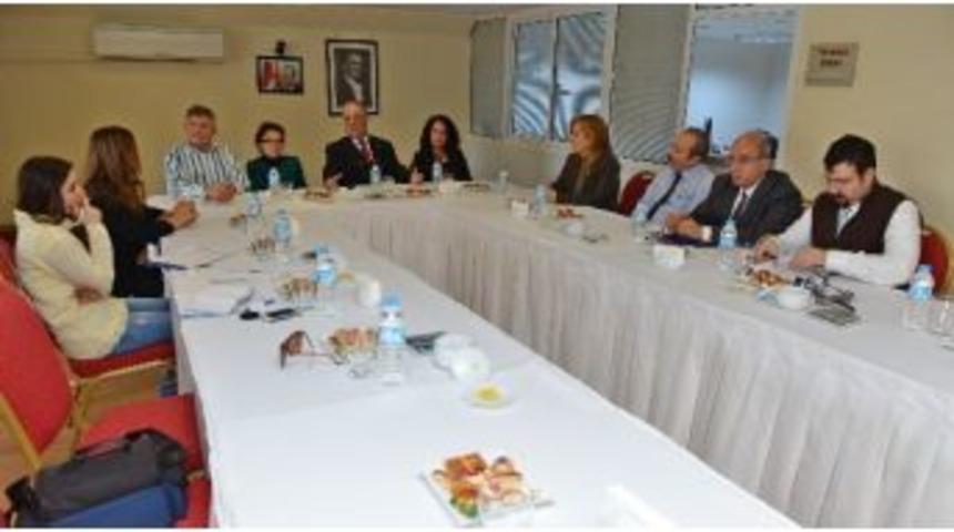 Sağlıklı Ve Mutlu Yaşlanmanın Sırrını Tartışacaklar